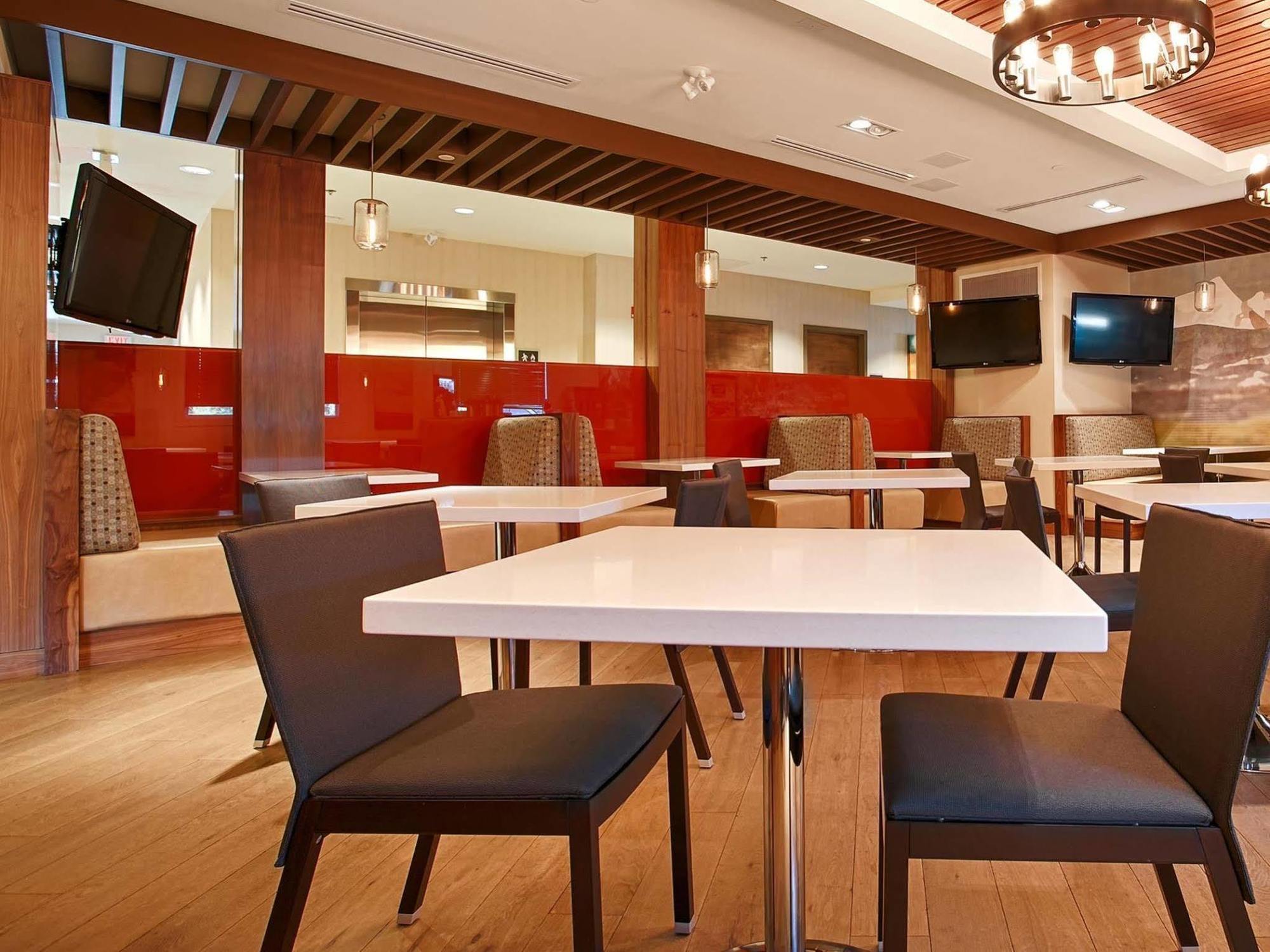 Mountain View Inn & Suites Sundre Ngoại thất bức ảnh